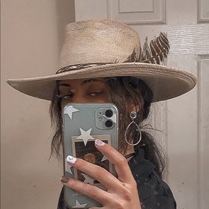 Meet your Posher, Danyelle